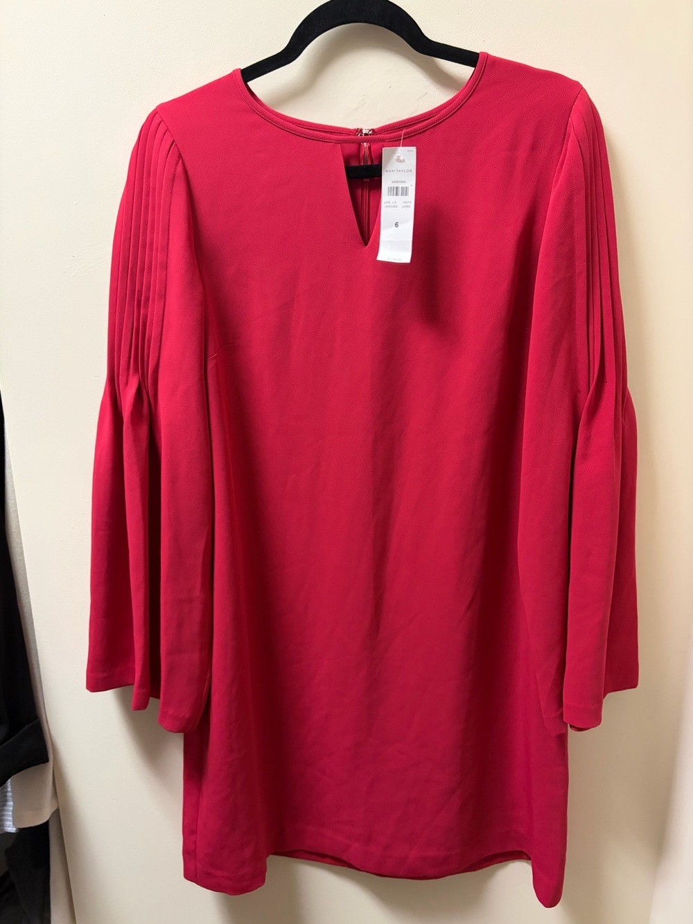 Ann Taylor Hot Pink Shift Dress with Pleated Long Sleeves NWT Women’s Size 6